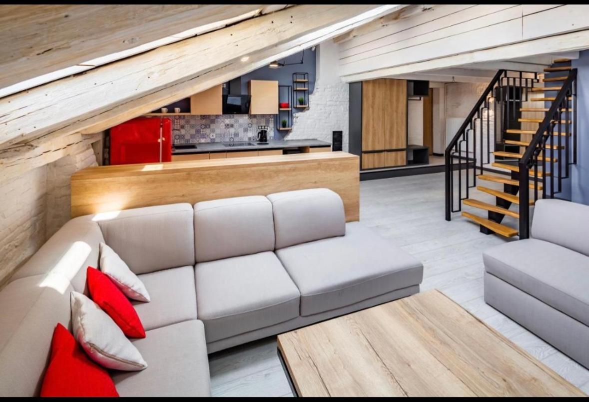 Romari Rynok Square Apartment Lviv Bagian luar foto