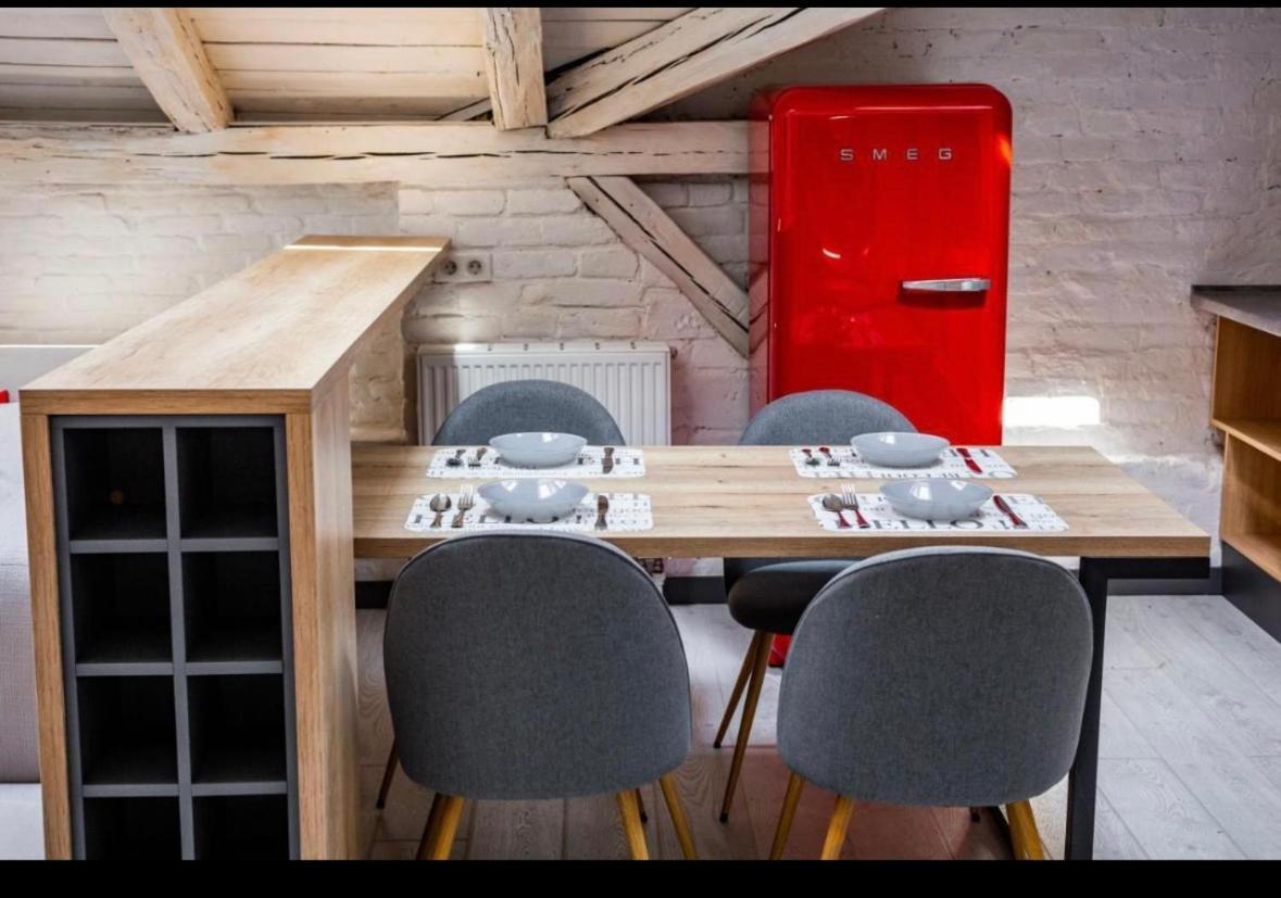 Romari Rynok Square Apartment Lviv Bagian luar foto