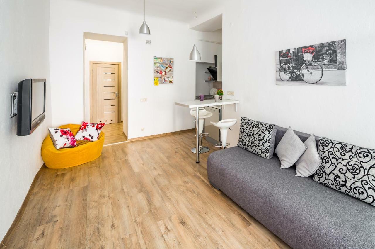 Romari Rynok Square Apartment Lviv Bagian luar foto