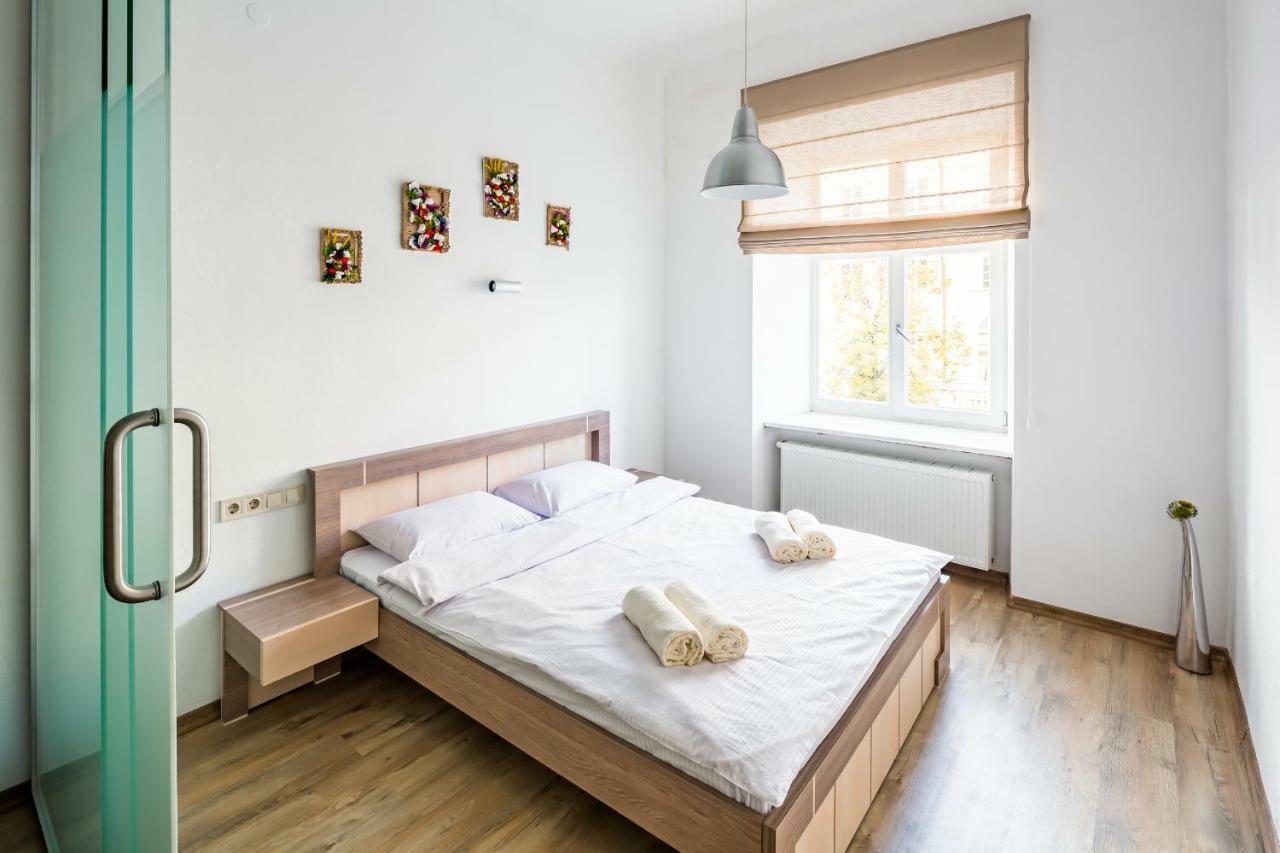 Romari Rynok Square Apartment Lviv Bagian luar foto